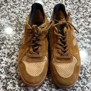 Womens size 8.5 Veja Brown